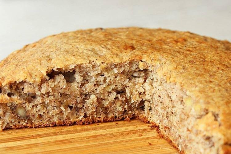 Eggless Banana Cake in the Oven - Recipes