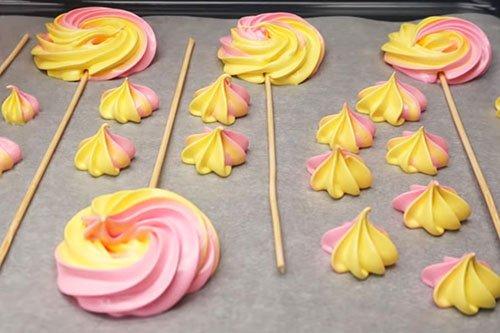 Swiss Meringue - Step-by-Step Recipe
