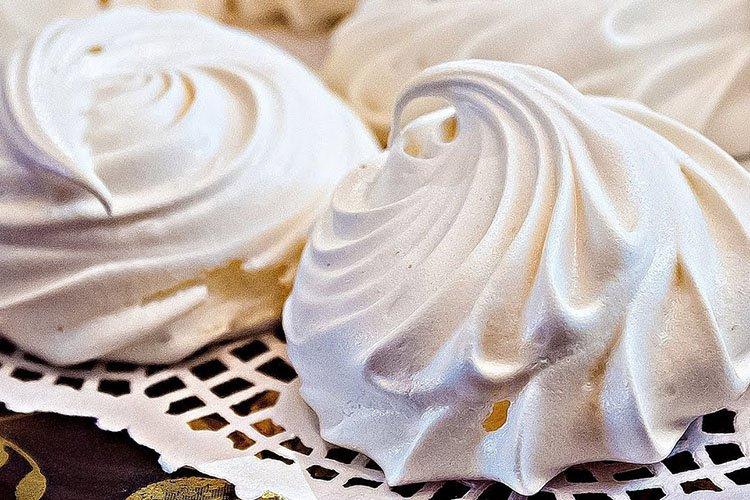 Eggless Meringue at Home - How to Make Recipe