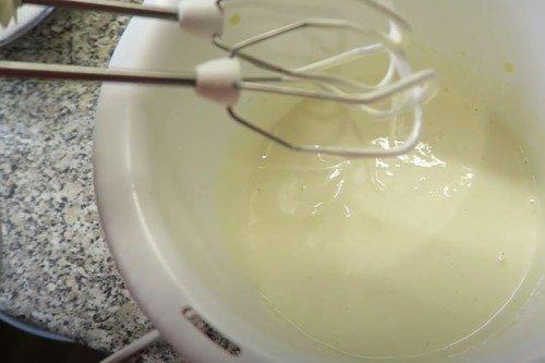 Bizcocho clásico de kéfir - receta paso a paso