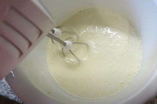 Bizcocho clásico de kéfir - receta paso a paso
