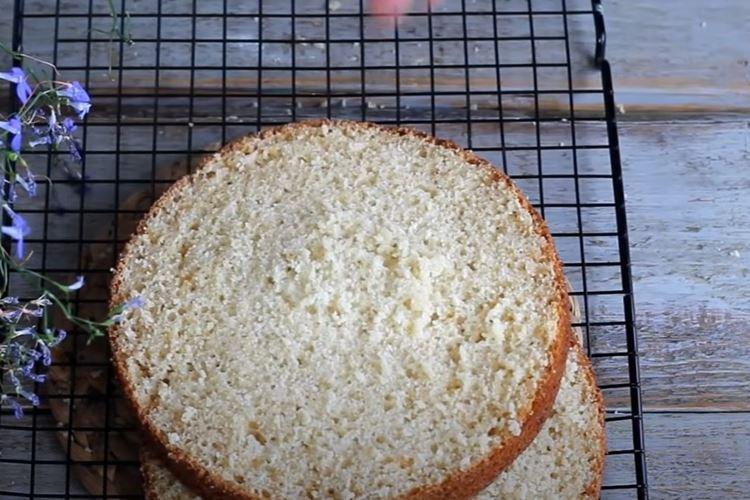 Bizcocho de kéfir con vainilla - receta paso a paso con fotos