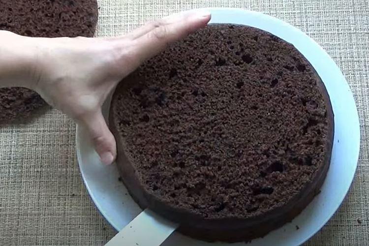 Bizcocho de kéfir con cacao - receta paso a paso con fotos