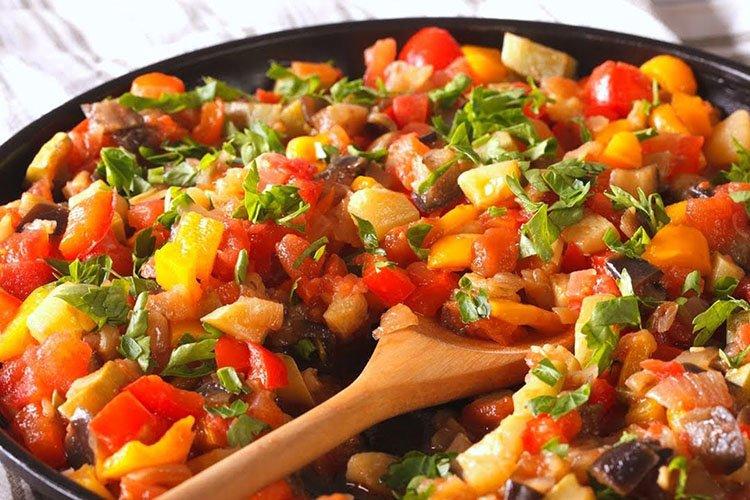 Estofado de verduras con calabacín - Recetas de platos de calabacín