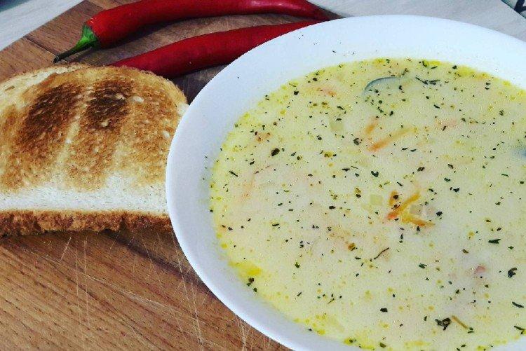 Sopa de arroz con queso y hierbas - Recetas de platos de arroz