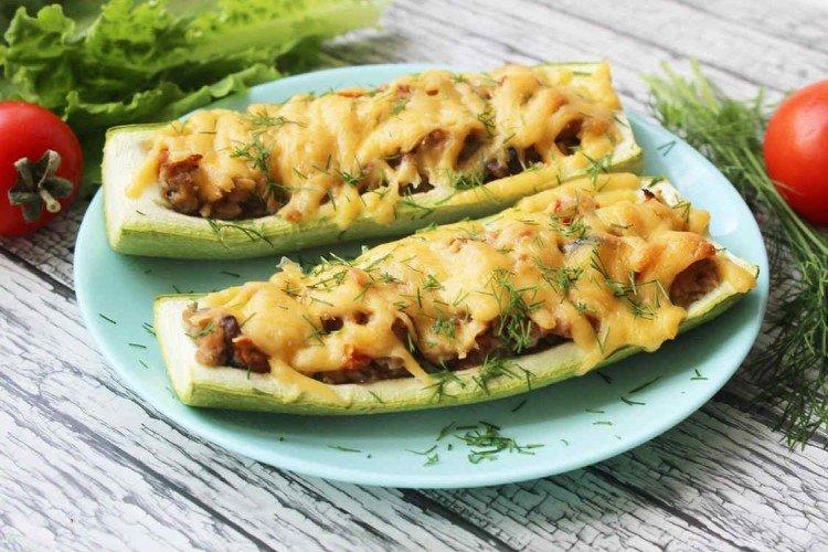Calabacines rellenos de arroz y carne - Recetas de platos de arroz