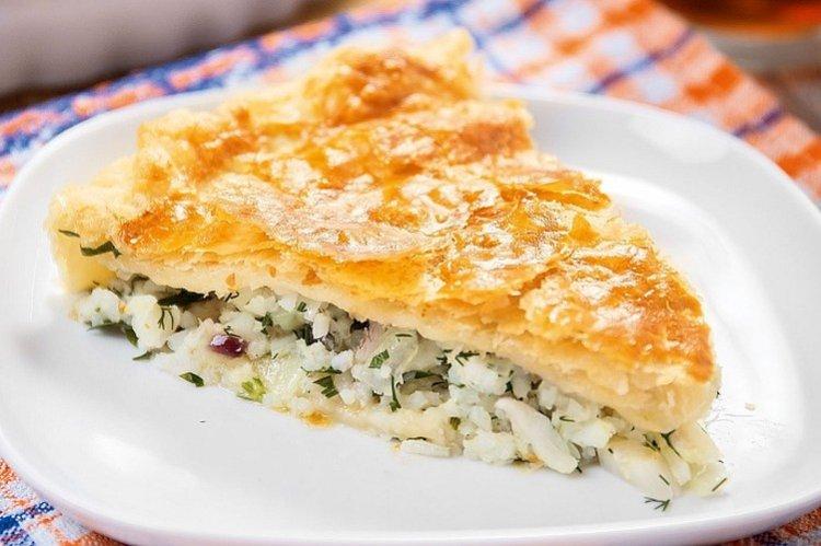 Pastel de pescado sencillo con arroz - Recetas de platos de arroz