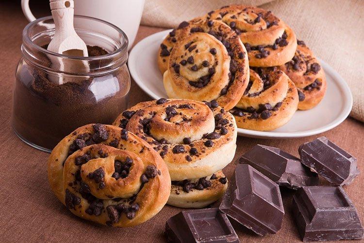 Panecillos de masa de levadura con chocolate - recetas