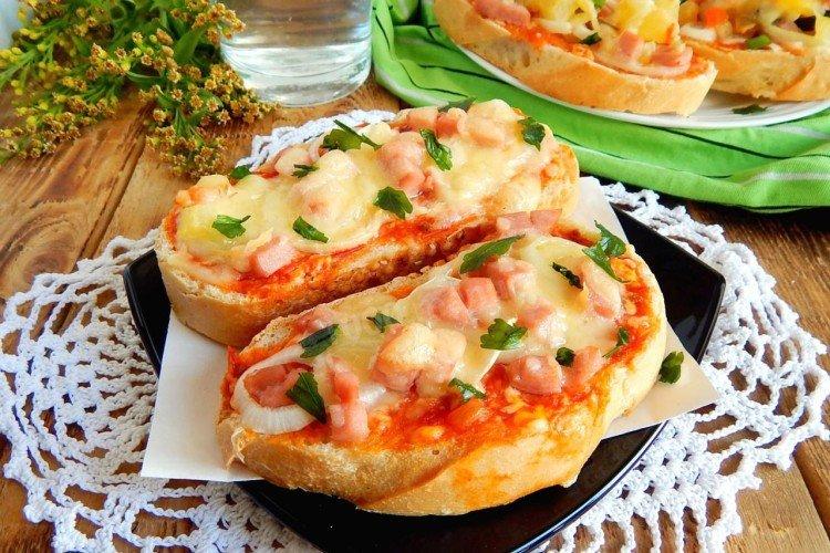 Mini Pizza Sandwich for the Holiday Table - Recipes