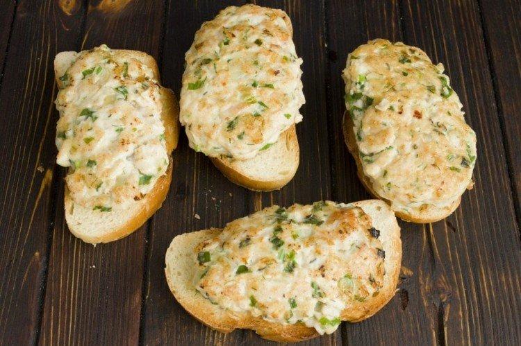 Hot Chicken Sandwiches for the Holiday Table - Recipes