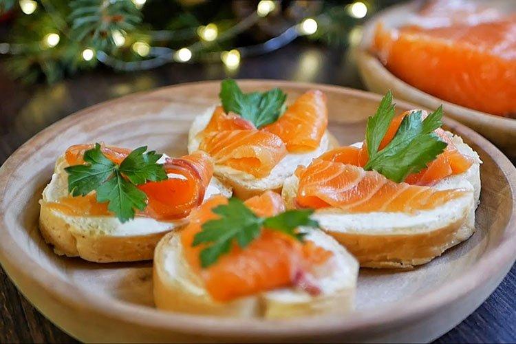 Sandwiches mit Lachs und Zitrone - Rezept Schritt für Schritt mit Foto
