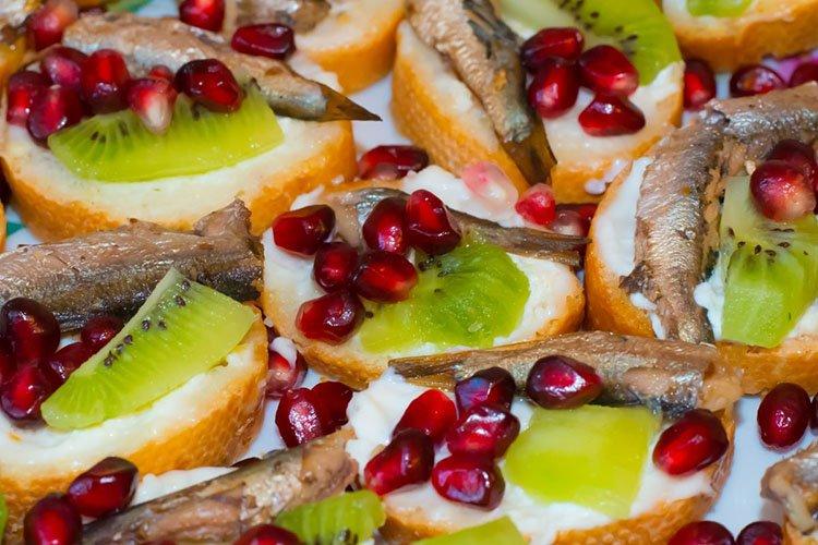 Sprat and Kiwi Sandwiches - Recipes