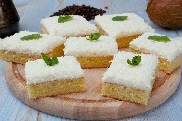 Pastel rápido de coco para el té - recetas