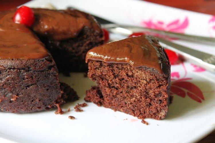 Pastel rápido de chocolate en el microondas para el té - recetas