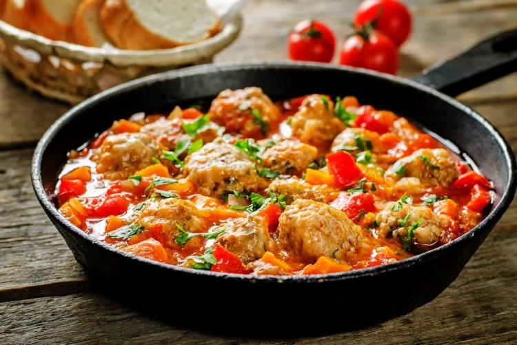 What to Feed Guests: 20 Inexpensive, Delicious, and Quick Dishes