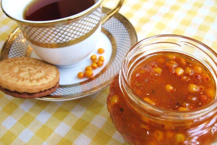Mermelada cruda de bayas con azúcar - Qué preparar con espino amarillo para el invierno