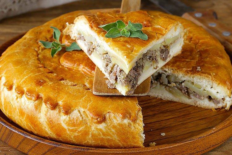 Pastel de masa quebrada con carne picada y patatas - Qué cocinar con carne picada y patatas recetas