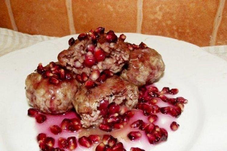 Beef Patties with Pomegranate - Ground Beef Recipes
