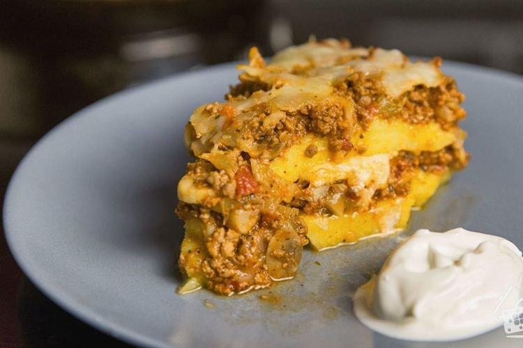 Casserole with Ground Beef and Corn Grits - Ground Beef Recipes