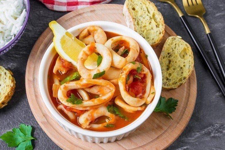 Squid in Tomato Sauce - What to Cook with Squid Recipes