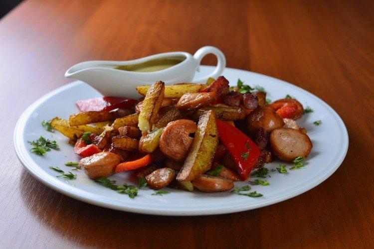 Potatoes in Soy Sauce with Pepper and Sausages - Potato Recipes