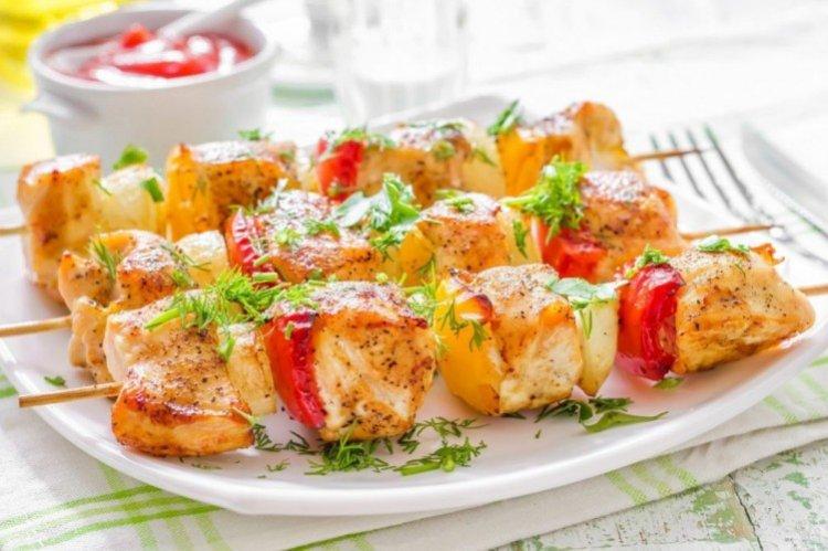 Brochetas de pollo al horno - Qué cocinar con pollo