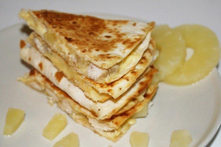 Flatbread with Chicken and Pineapple - What to Cook with Chicken Fillet Recipes