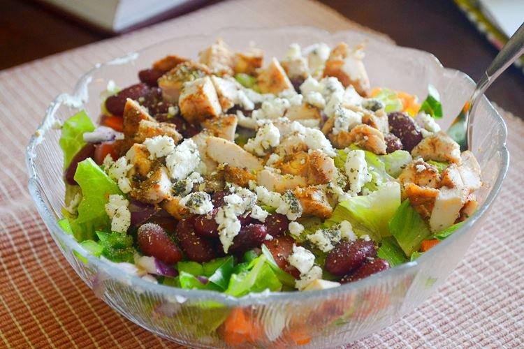 Ensalada fresca de pollo y judías - Qué cocinar con pechuga de pollo