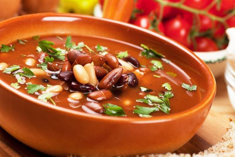 Sopa de judías - Qué cocinar con pechuga de pollo