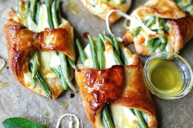 Puff Pastries with Cheese and Green Beans - What to Cook with Puff Yeast Dough