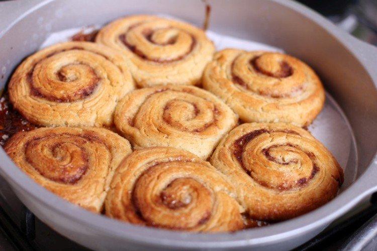 Swirls with Condensed Milk - What to Cook with Puff Yeast Dough