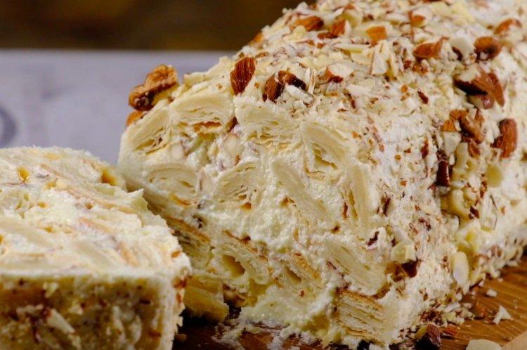 Log with Almonds Cake - Puff Pastry Recipes