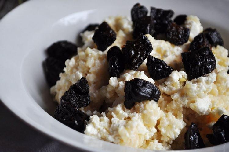 Prunes with Cottage Cheese - What to Cook with Cottage Cheese