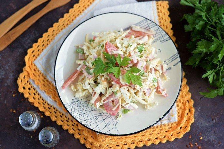 Ensalada de col y jamón - Recetas para la mesa de Año Nuevo