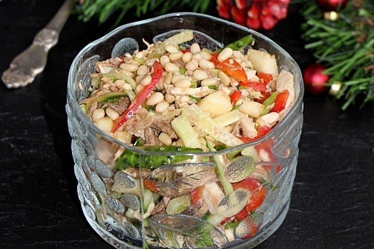 New Year's Salad with Pear and Pine Nuts - What to Cook for New Year 2021 Recipes