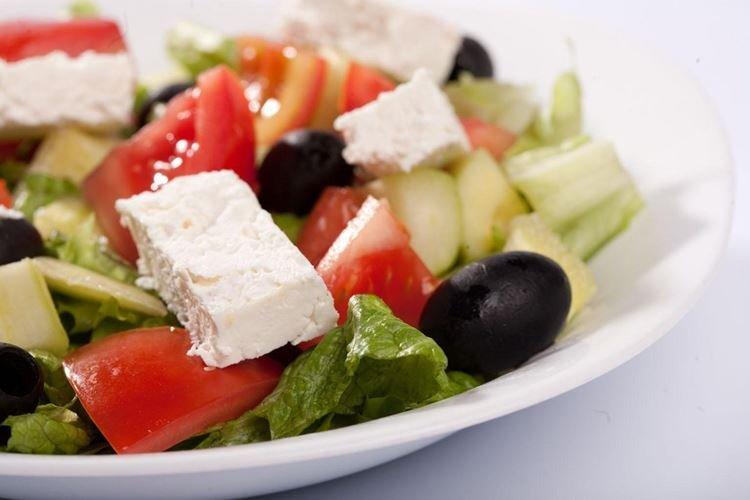 Classic Greek Salad - What to Cook for Lunch Quickly and Deliciously