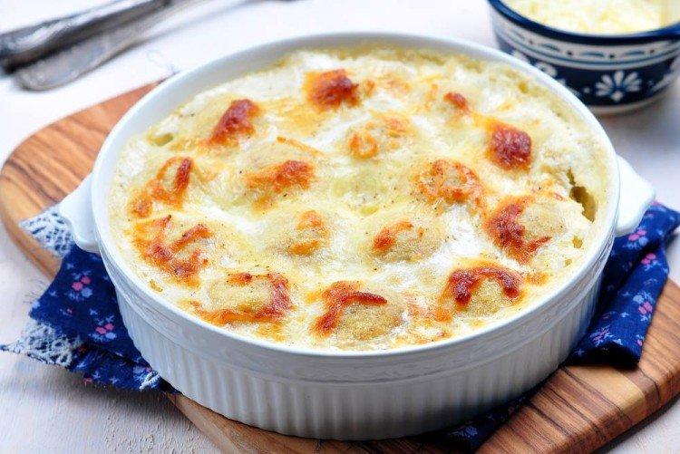 Chicken Balls in Cream Sauce - Festive Table Recipes