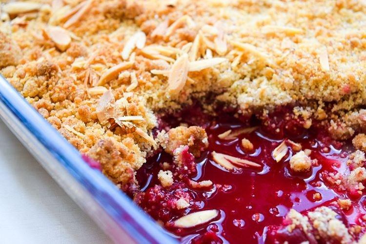 Berry Crumble - What to Cook for Breakfast Quickly and Deliciously