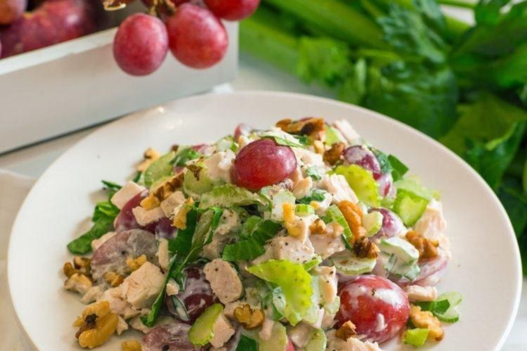 Ensalada de pollo con uvas - Recetas para el cumpleaños de un niño