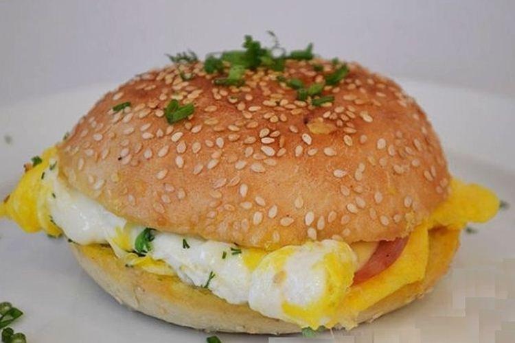 Children's Burger with Egg - What to Cook for Your Child's Breakfast Recipes