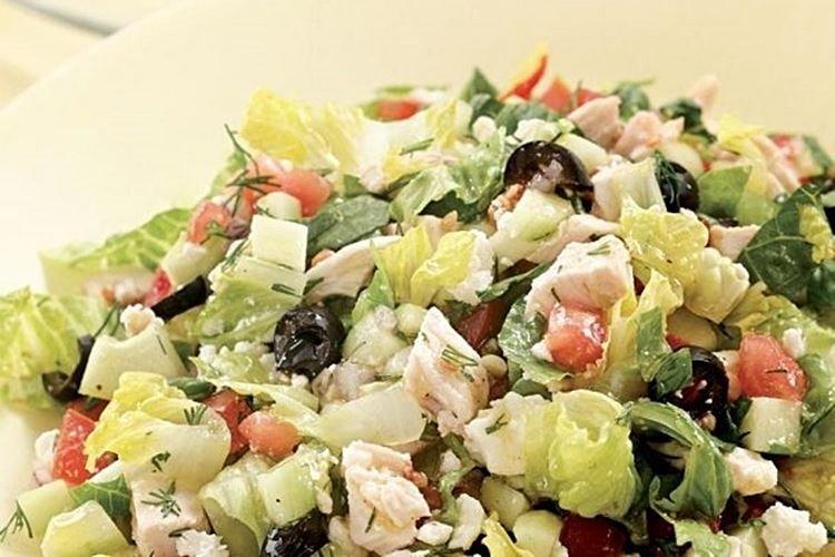 Ensalada dietética con feta y aceitunas - recetas