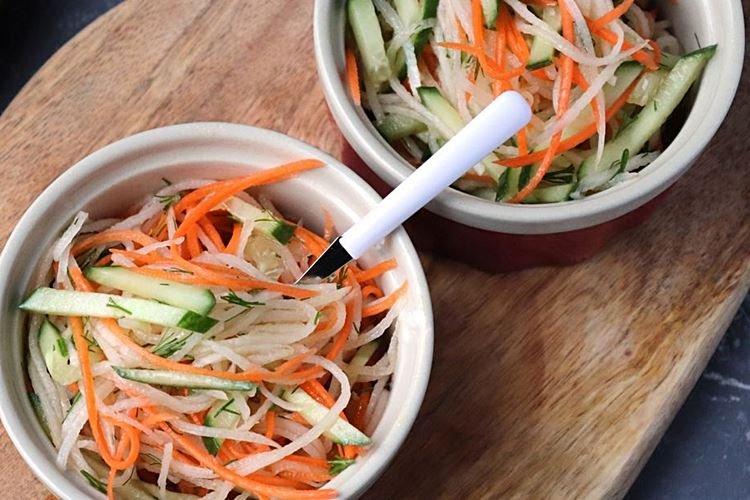 Ensalada dietética con daikon - recetas
