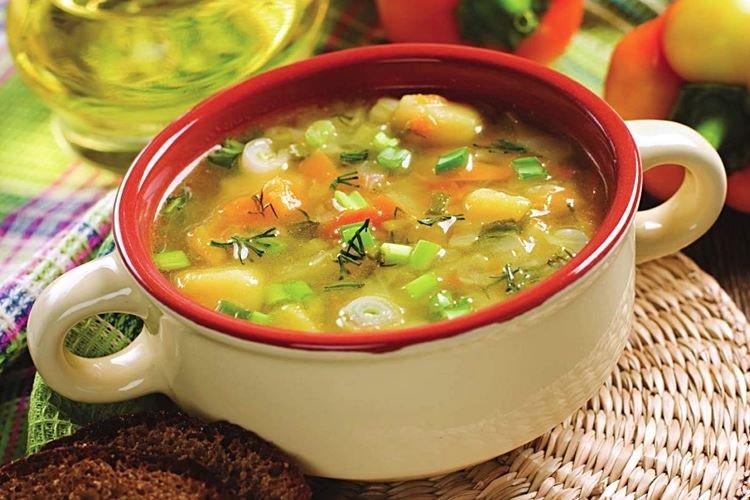 Diät-Gulaschsuppe mit Gemüse und Pute - Rezepte