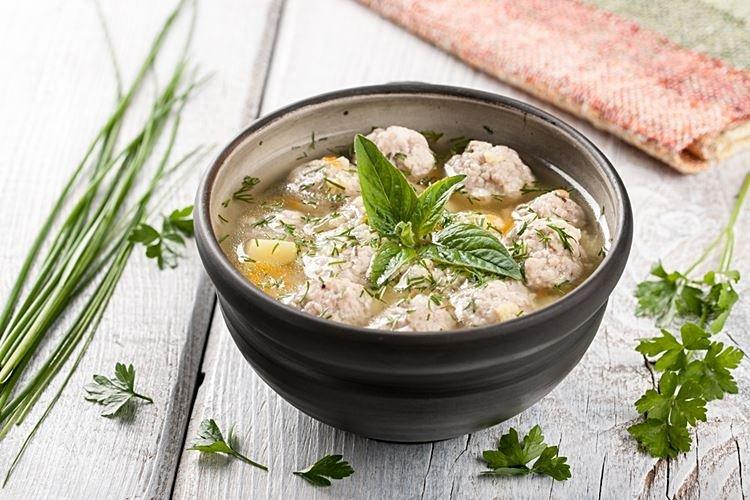 Diät-Suppe mit Frikadellen - Rezepte