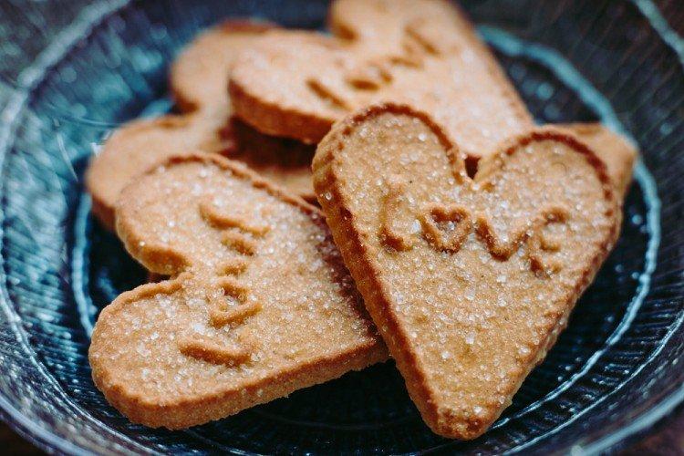 Peanut Butter Cookies - homemade cookies simple and delicious recipes