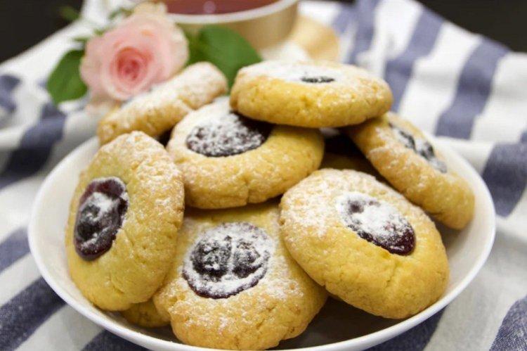 Cookies with Jam - homemade cookies simple and delicious recipes