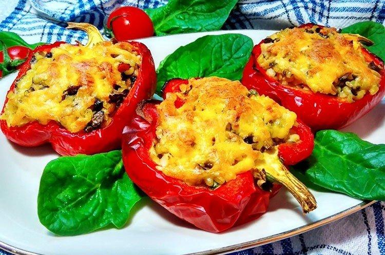 Pimiento relleno de queso y carne al horno - recetas