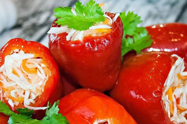 Pimiento relleno de champiñones y col - recetas