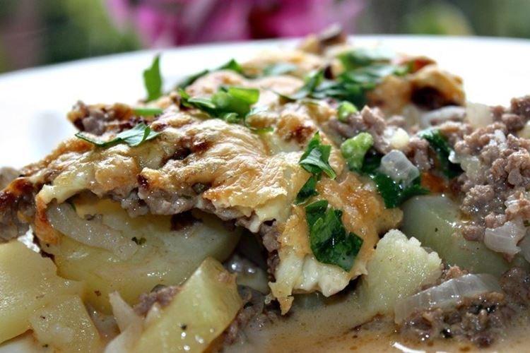 Cazuela de carne picada y champiñones