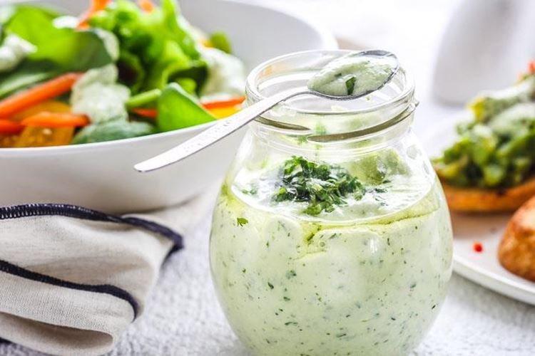 Cheese Sauce with Herbs
